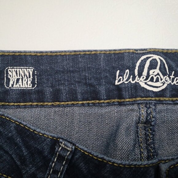 Bluenotes Ladies Size 31/30 Carly Skinny Flare Medium Wash Blue Jeans - Picture 3 of 15